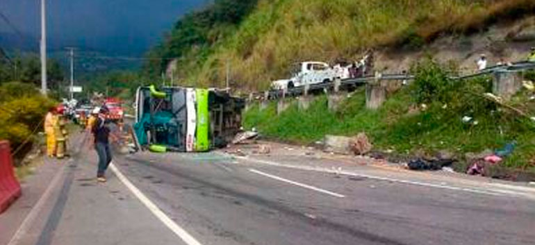 At least 5 dead and 11 wounded in bus crash in western Colombia